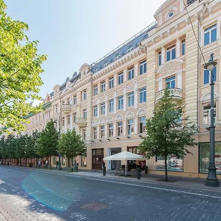 Elegant Avenue *