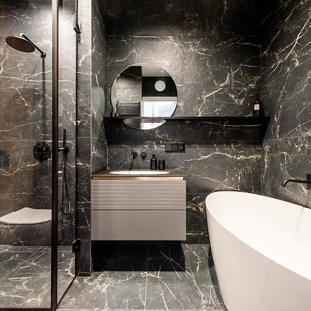 Elegant Avenue Apartment *